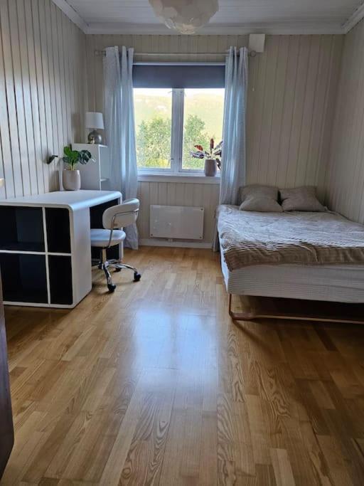 Villa Cozy Family House Tromsø Esterno foto
